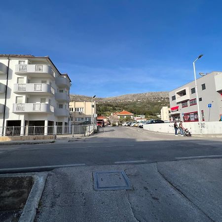 Apartments Lucia Подстрана Экстерьер фото