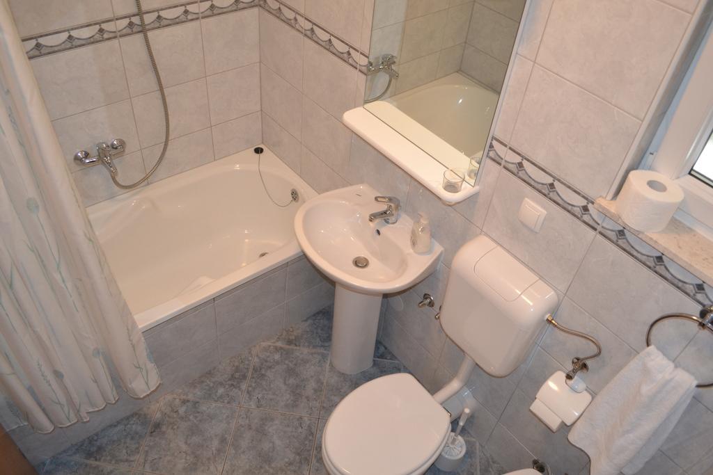 Apartments Lucia Подстрана Номер фото