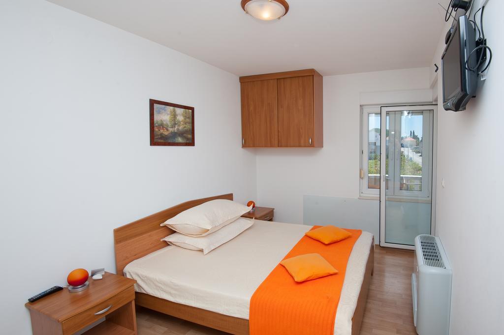 Apartments Lucia Подстрана Экстерьер фото