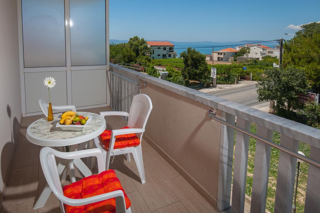 Apartments Lucia Подстрана Экстерьер фото