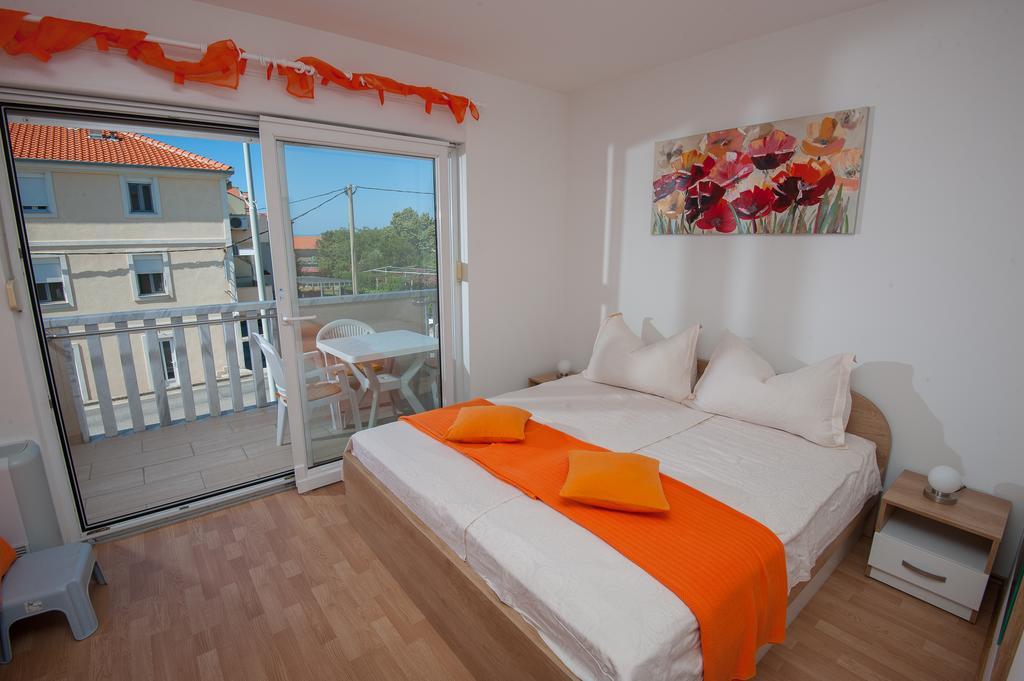 Apartments Lucia Подстрана Экстерьер фото