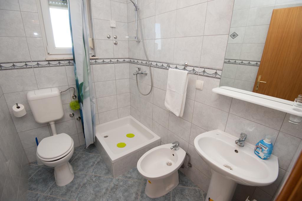 Apartments Lucia Подстрана Экстерьер фото